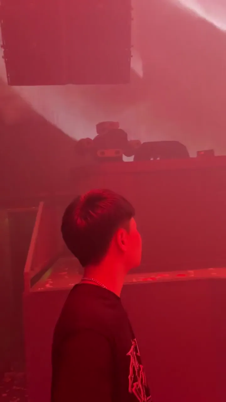 Person getting jump scared with a hilarious frightened reaction caught on camera