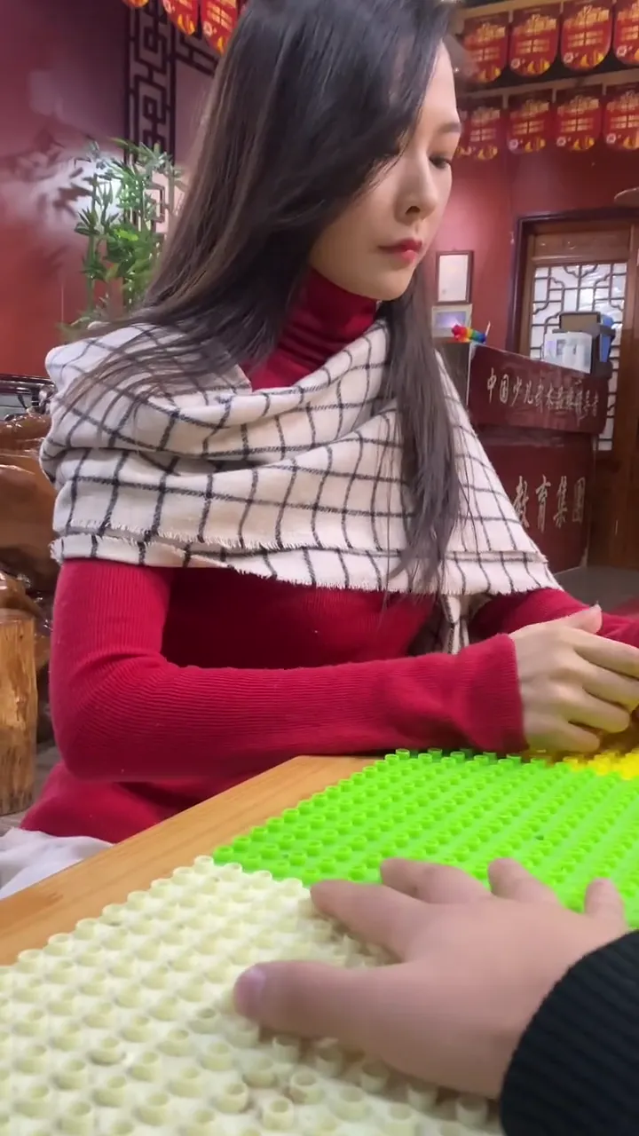 Absolutely merciless savage prank with a priceless reaction from the shocked victim