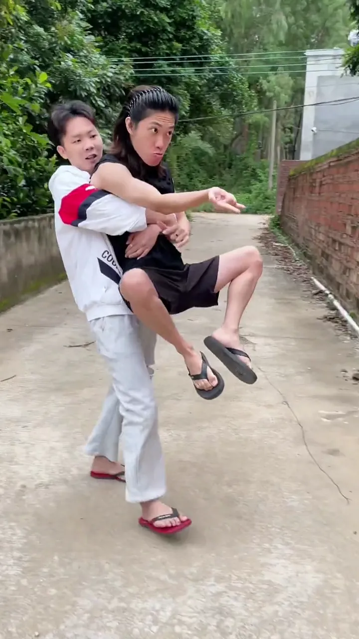 Dirty trick prank that absolutely nobody expected with a jaw-dropping stunned reaction