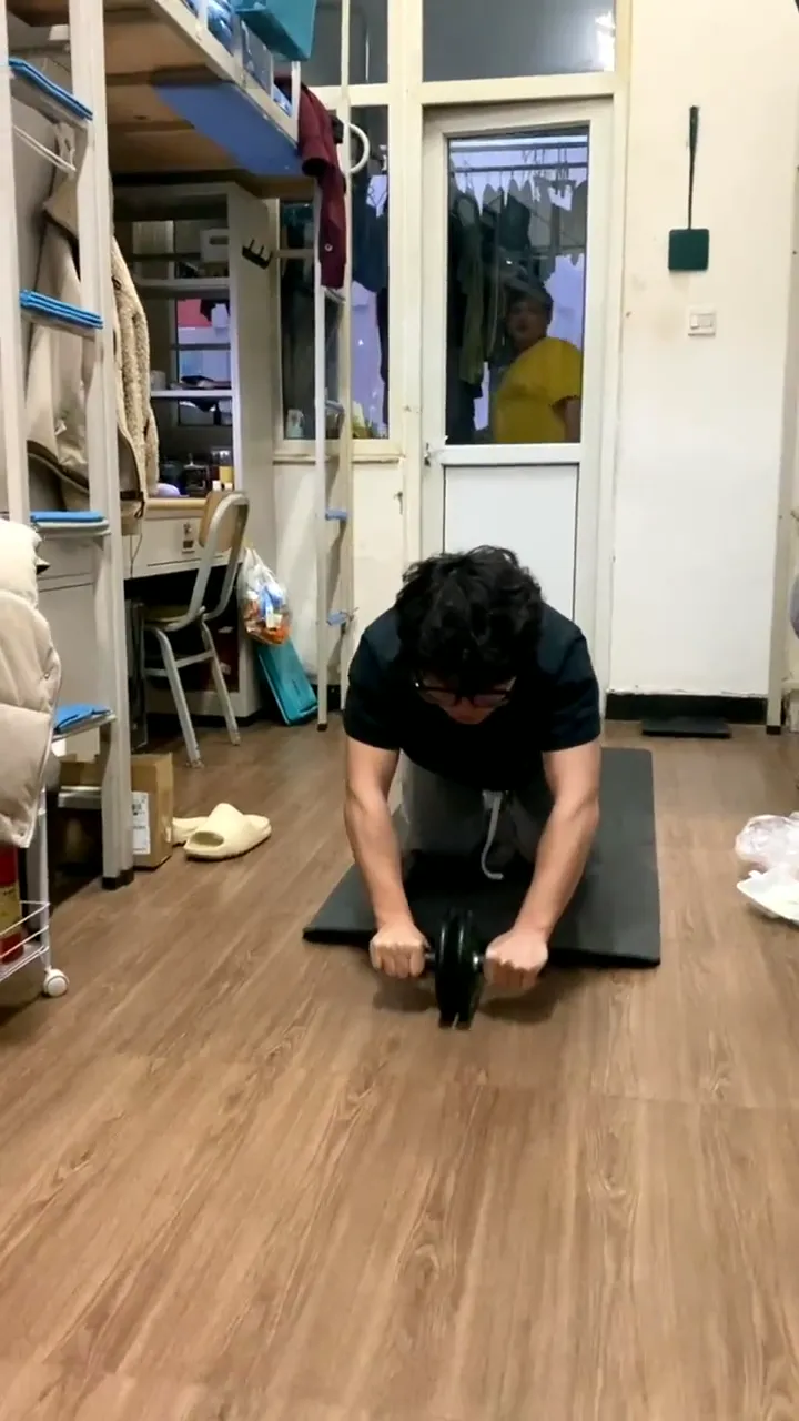 Ultimate compilation of the dirtiest and most ruthless prank moves with the best reactions