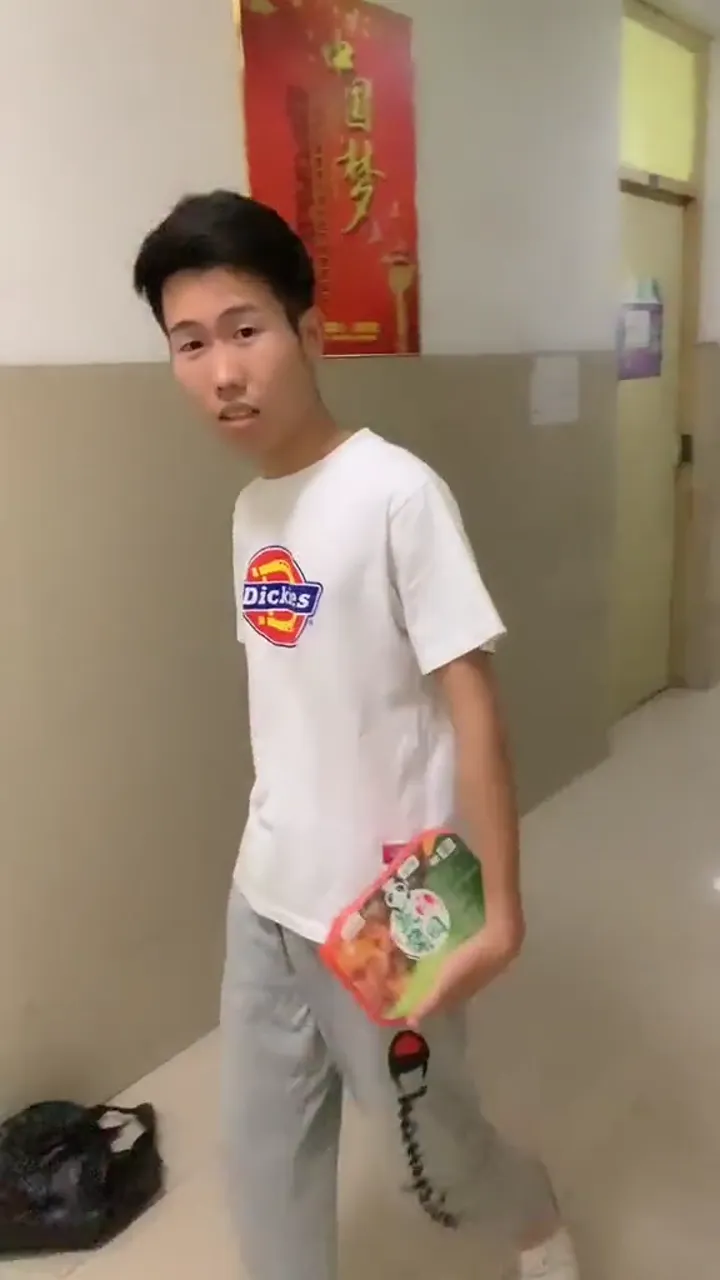 Impossible try not to laugh moment with an epic fail and the funniest reaction afterwards