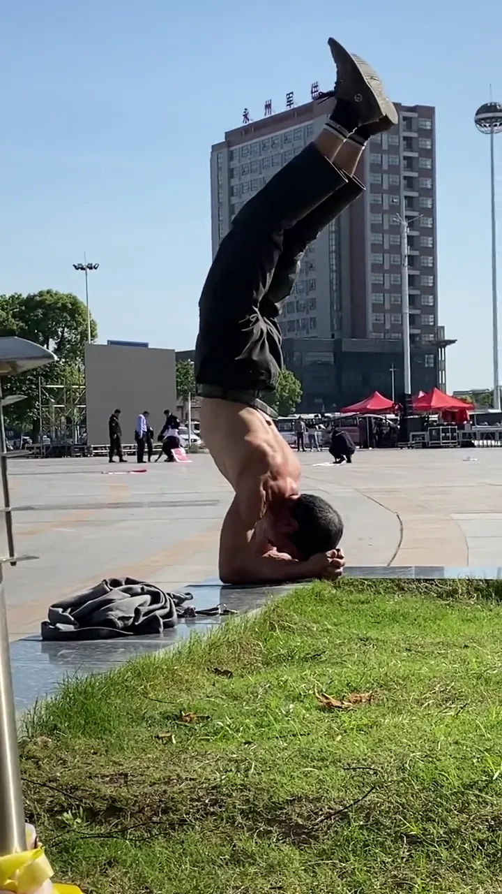 Hardcore grandpa fitness routine that would challenge even the fittest young athletes