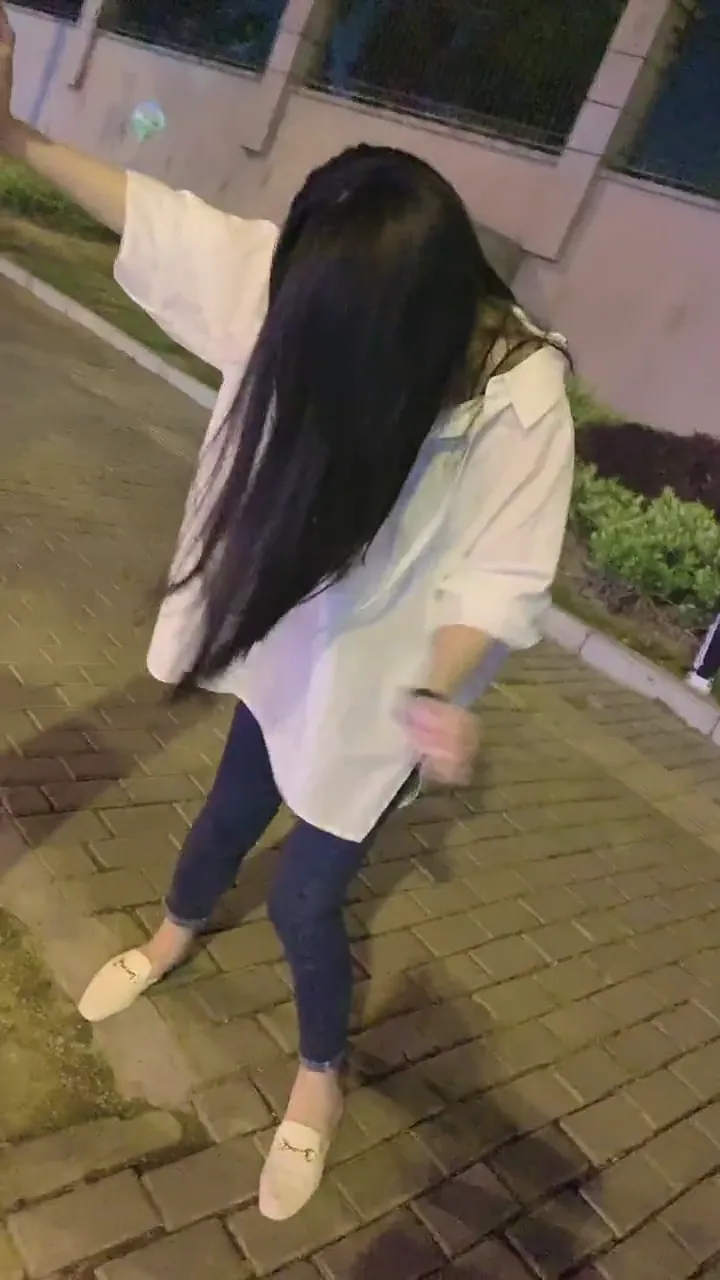 Hilarious drunk behavior moment caught on camera with the funniest unexpected outcome