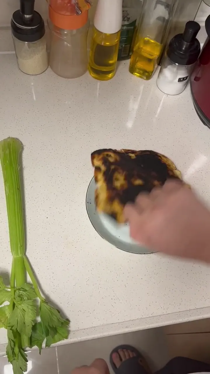 Cooking attempt that turned into an epic disaster with the funniest kitchen fail moment