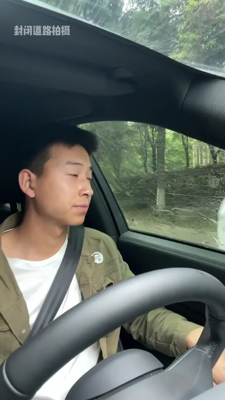 Man showing hilariously stubborn pride in a funny moment that everyone can relate to