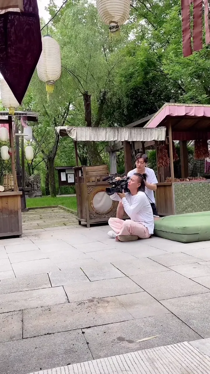Quick but unforgettable filming blooper that the whole crew could not stop laughing at