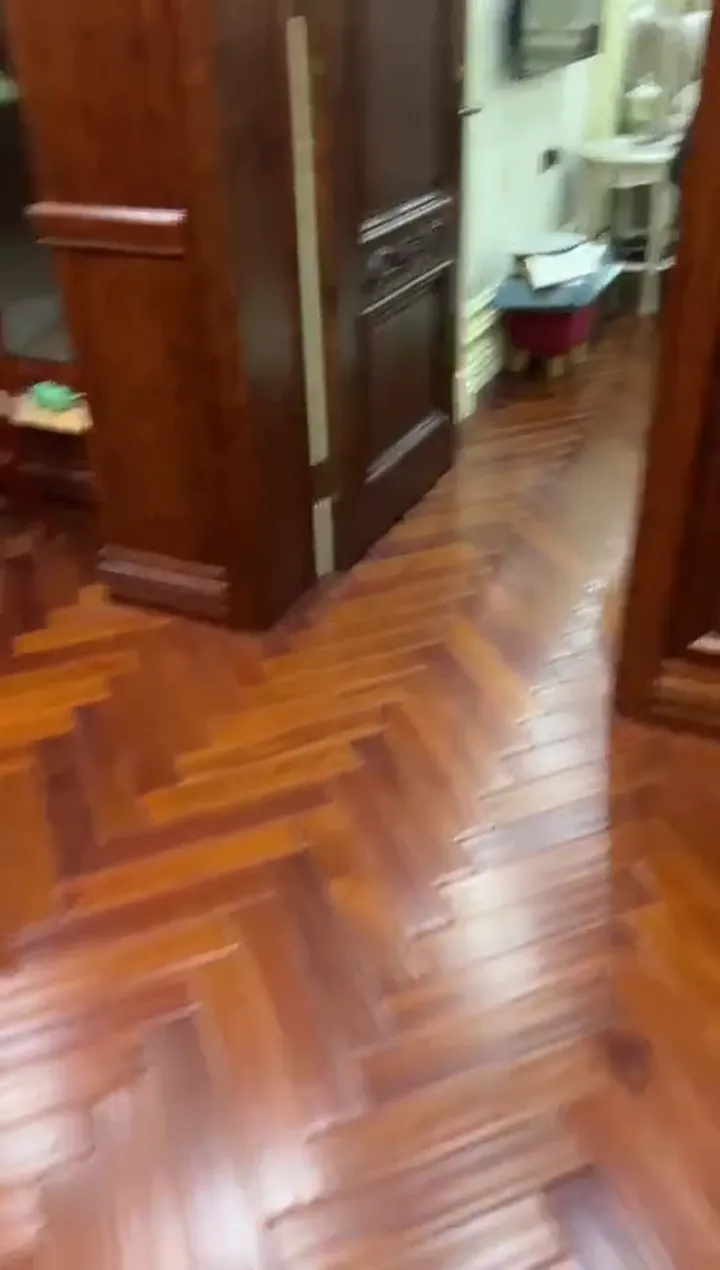 Over the top scared reaction that escalates into a full panic mode in seconds