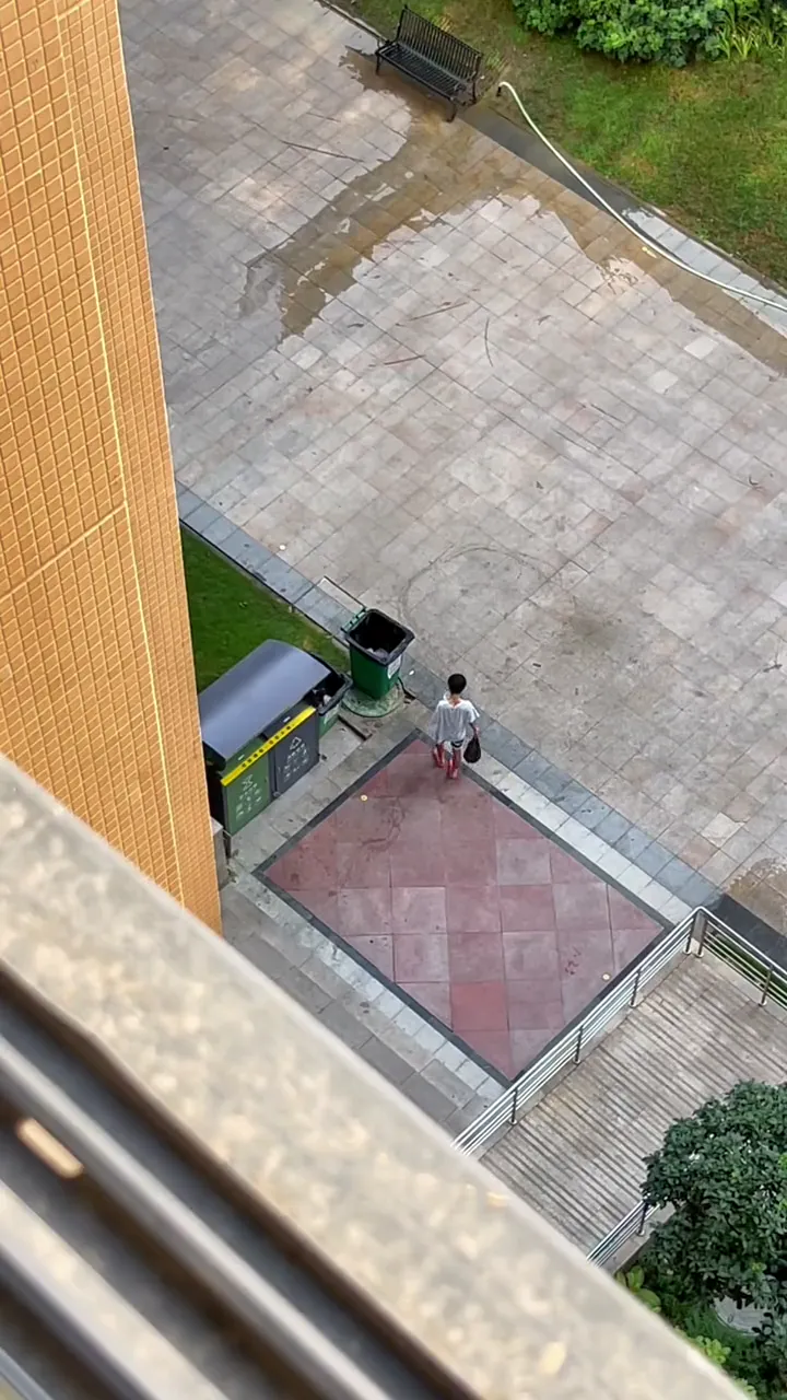 Person experiencing maximum social embarrassment in a public place