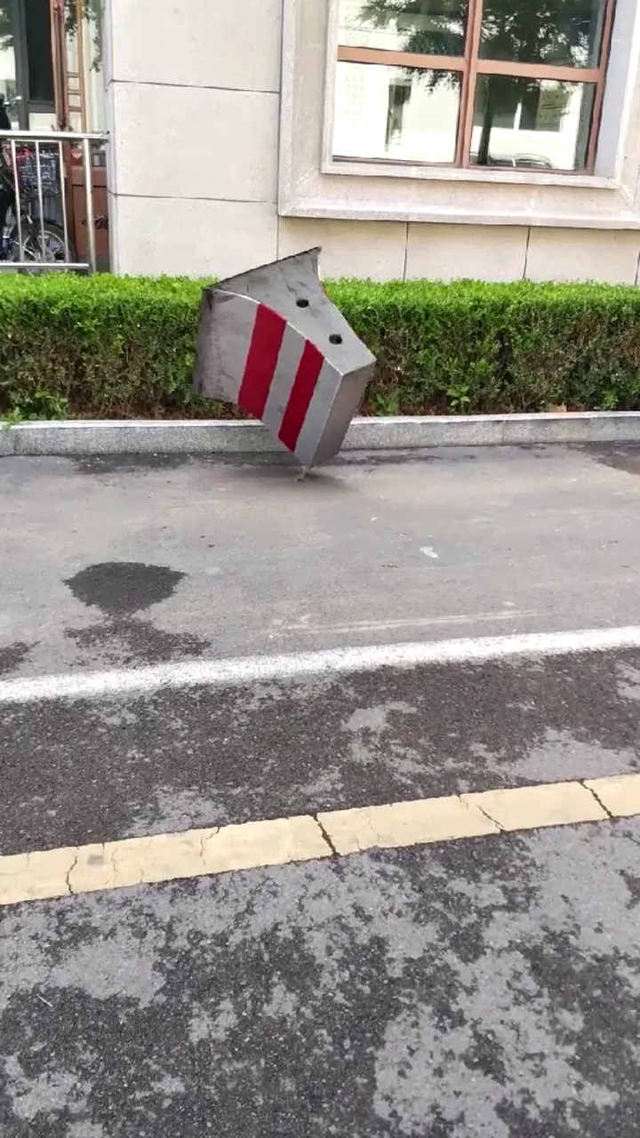 Extended classic clip with a build-up that delivers an unforgettable payoff